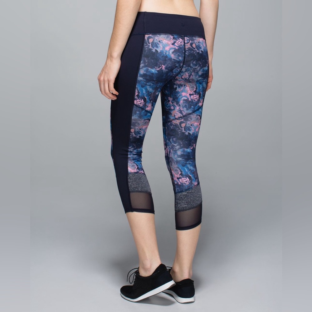 Lululemon If You're Lucky Crop Legging Luxtreme
Moody Mirage Bark Berry